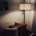 Simple Ways to Create a Cozy and Inviting Home Atmosphere with Lighting and Decor
